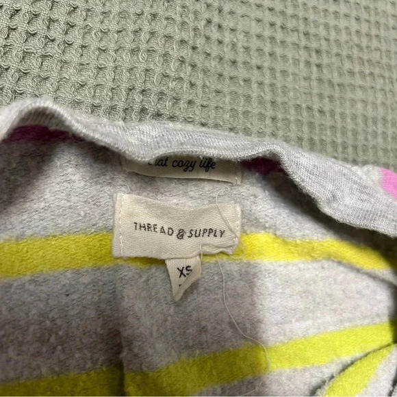 Women’s Long Sleeve Top bundle of 3 size small - Picture 11 of 11